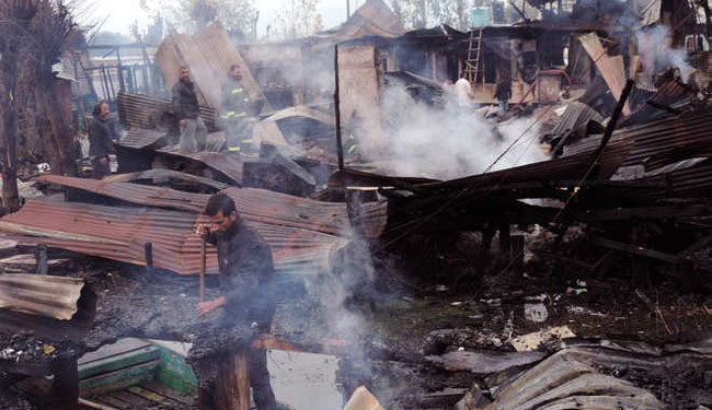 ڈل جھیل میں آگ لگی،نصف درجن ہاوس بوٹ خاکستر