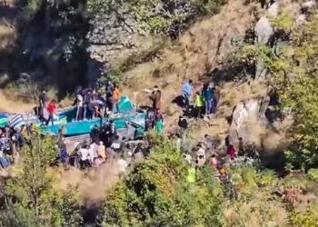 جموں وکشمیر کے ضلع ڈوڈہ میں دلدوز سڑک حادثہ، کم سے کم 38 جاں بحق