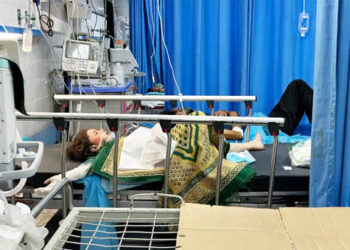 اسرائیلی حملے میں الشفاء اسپتال کا ایک حصہ تباہ