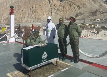 چیف آف آرمی اسٹاف کا حقیقی کنٹرول لائن اور سیاچن کا دورہ کیا