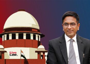 سماعت ملتوی کرنے کی درخواست پر چیف جسٹس کا تلخ تبصرہ