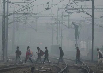 دہلی میں شدید فضائی آلودگی، سانس لینا ہوا مشکل