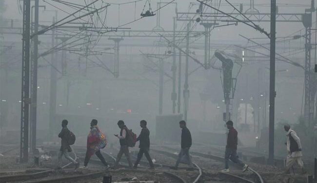 دہلی میں شدید فضائی آلودگی، سانس لینا ہوا مشکل