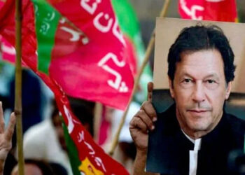 عمران خان چیئرمین پی ٹی آئی کے عہدے سے دستبردار!