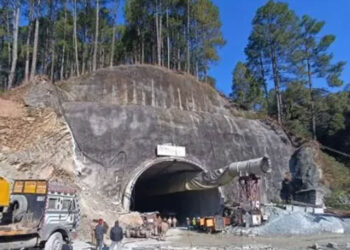 12 نومبر سے سرنگ میں پھنسے 41 مزدوروں کو نکالنے  کی کوشش تاخیر کا شکار