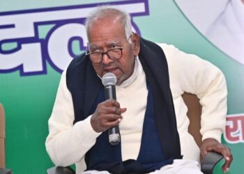 ملک کا وفاقی ڈھانچہ اور مشترکہ ورثہ خطرے میں: وششٹھ نارائن