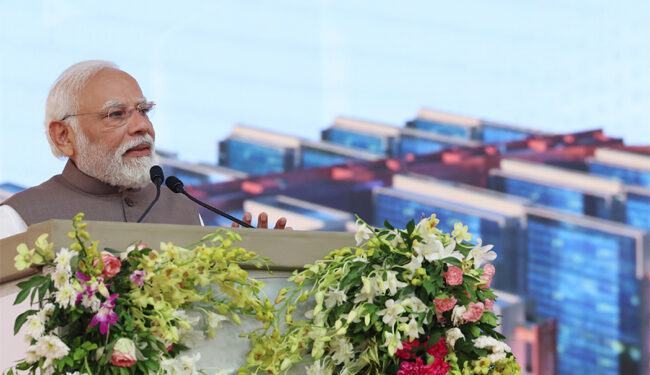 مودی نے سورت ڈائمنڈ بورس کا افتتاح کیا