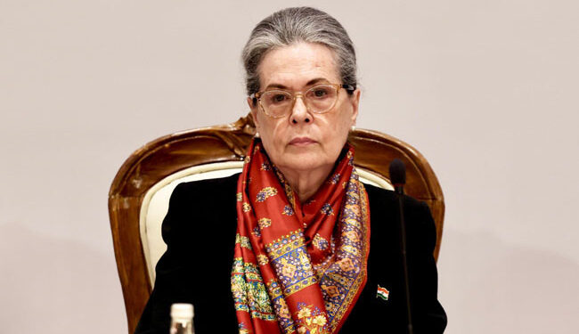 مودی حکومت نے جمہوریت کا گلا گھونٹ دیاہے: سونیا