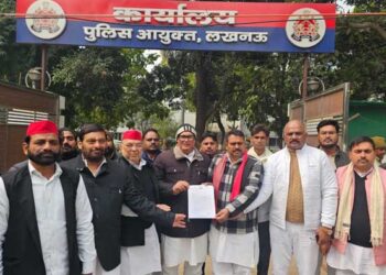 دیپک چورسیا اورسبھا ش چندرا کے خلاف سماجو ادیوں کی پولس میں شکایت