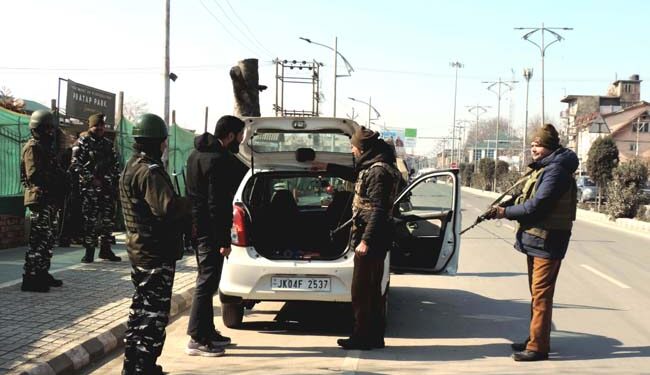 سری نگر میں جگہ جگہ جامہ تلاشیاں
