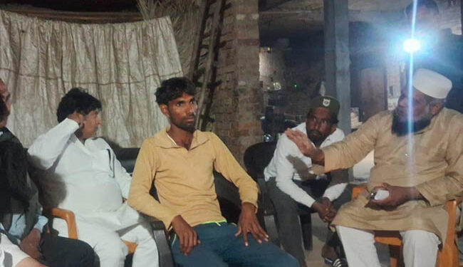 ہولی کے دوران بدتمیزی کے شکار لوگوں سے جمعیۃ علماء ہند کے وفد کی ملاقات