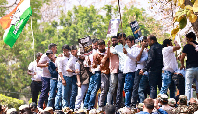 مرکزی حکومت کے خلاف یوتھ کانگریس کا احتجاج