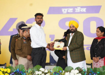 بھگونت مان کے ہاتھوں 2487 نوجوانوں کو تقرری نامے تقسیم