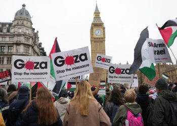 غزہ میں اسرائیلی جارحیت کیخلاف لندن میں پھر بڑا مظاہرہ