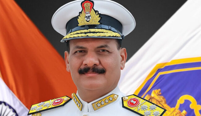 ایڈمرل ترپاٹھی نے بحریہ کے سربراہ کا عہدہ سنبھالا