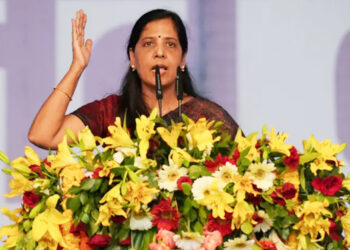 عام آدمی پارٹی نے کیجریوال کی اہلیہ کو اسٹار کمپینر بنایا