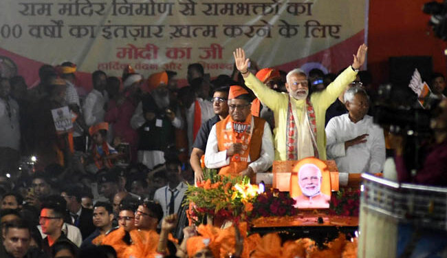 مودی نے پٹنہ میں روڈ شو کیا