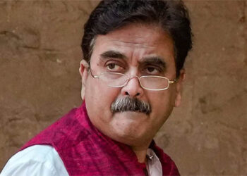 ابھیجیت گنگو پادھیائے نے احتجاج کرنے والوں کو ہڈی توڑنے کی دھمکی دی