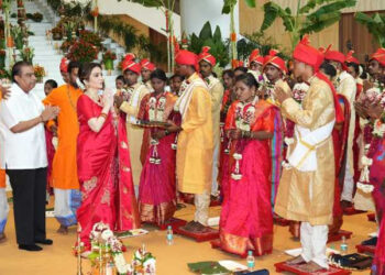 امبانی خاندان کی شادی کی تقریب غریب لڑکیوں کی اجتماعی شادی