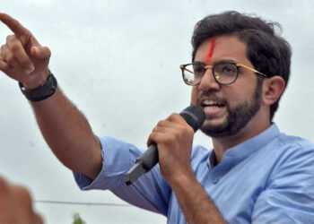 وہ جنرل ڈائر کون ہے جس نے بدلاپور میں لاٹھی چارج کا حکم دیا ؟ : آدتیہ ٹھاکرے