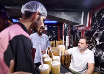 محبت کی دکان کھولنے کشمیر آیا ہوں : راہل