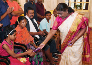 چھتیس گڑھ کے نکسل متاثرہ لوگوں نے صدر جمہوریہ کوحالت زار بتائی