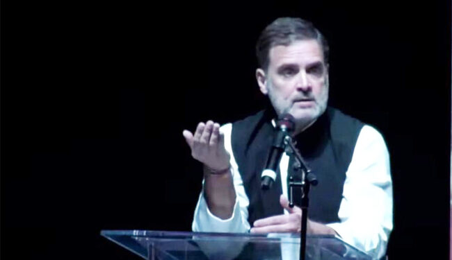 آر ایس ایس کے برعکس، کانگریس نظریات کی کثرت پر یقین رکھتی ہے: راہل