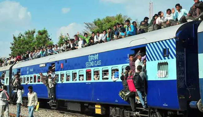 ریلوے ابھی سے ہولی کی تیاریوں میں مصروف