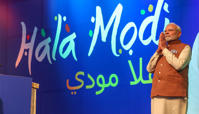 مودی نے کویت میں لیبر کیمپ کا دورہ کیا