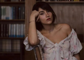 بغیر حجاب پرفارم کرنے والی ایرانی گلوکارہ گرفتار