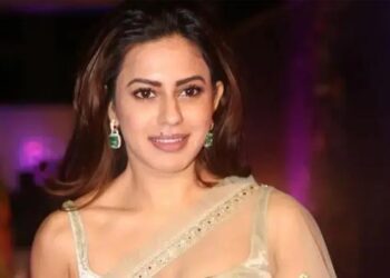 اداکارہ رانیا راؤ  14 کلو سونا  کے ساتھ گرفتار