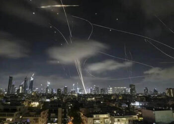 قطر میں واقع امریکی اڈہ پرایران کامیزائل حملہ